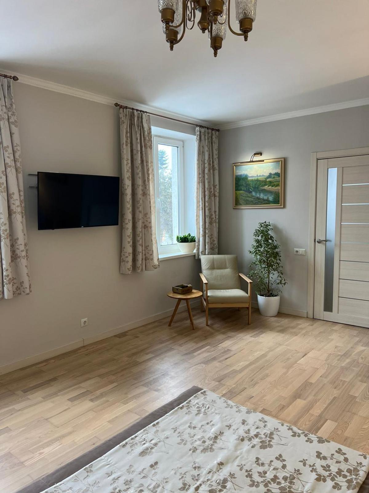 Apartment Kvitka リヴィウ エクステリア 写真