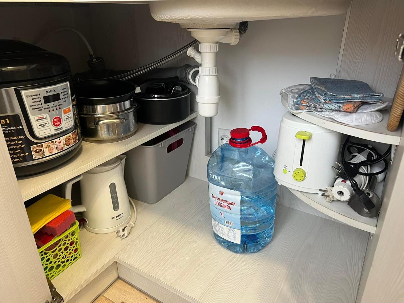 Apartment Kvitka リヴィウ エクステリア 写真