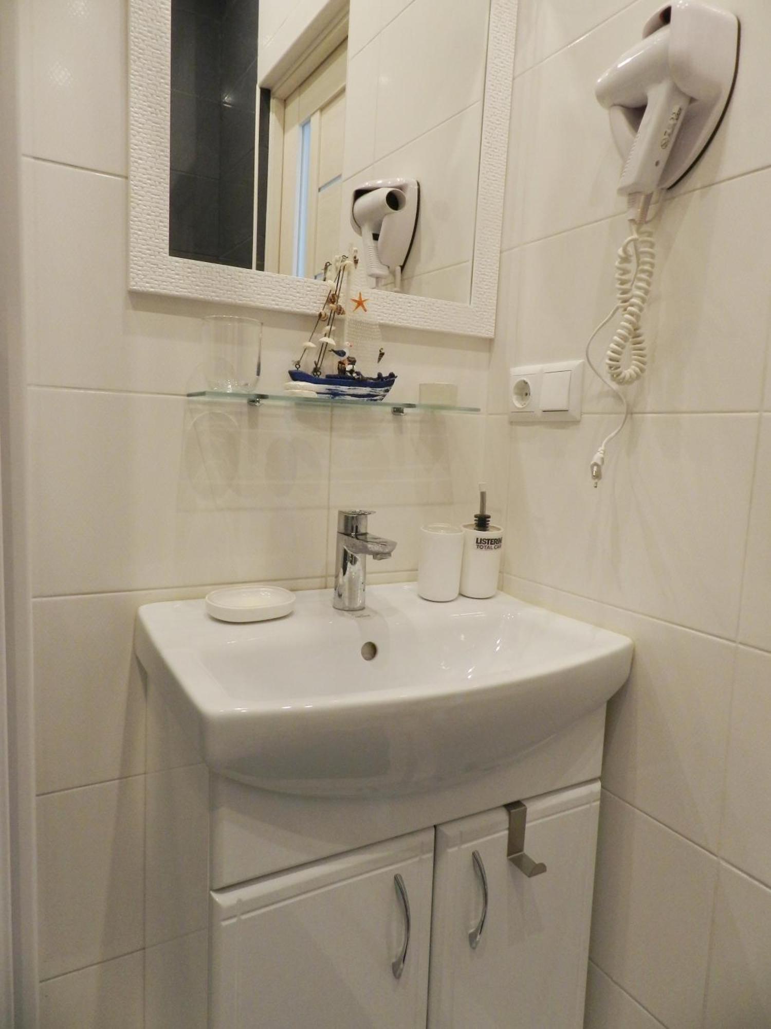 Apartment Kvitka リヴィウ エクステリア 写真